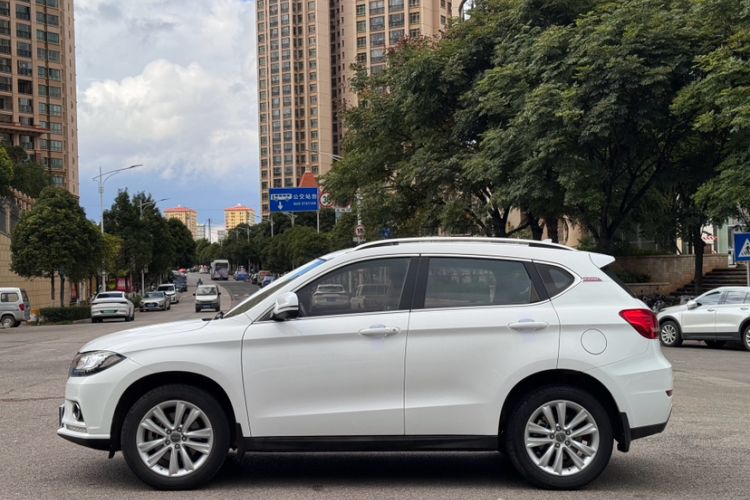 Used Haval H2 2016 Red-Label 1.5T Automatic Two-Wheel Drive Luxury Model
