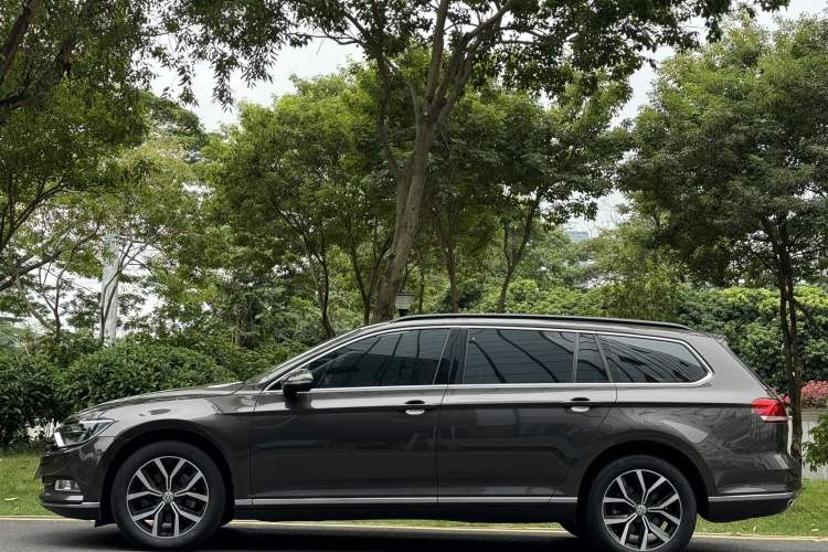 Used Volkswagen Variant 2018 380TSI Two-Wheel Drive Comfort Edition
