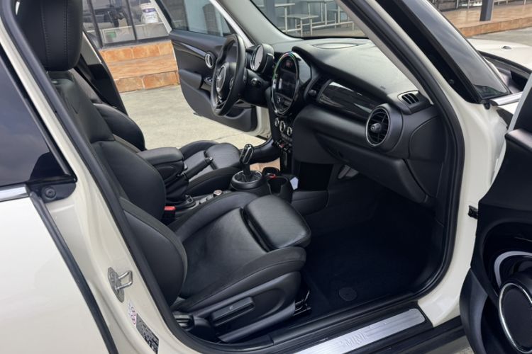 Used MINI MINI 2019 1.5T COOPER Artist Five-Door Edition
