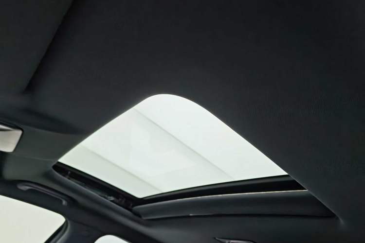 Used Changan UNI-V 2023 1.5T Premium Model
