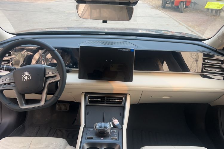 Used BYD Qin L 2025 DM-i Smart Drive 80KM Leading Model