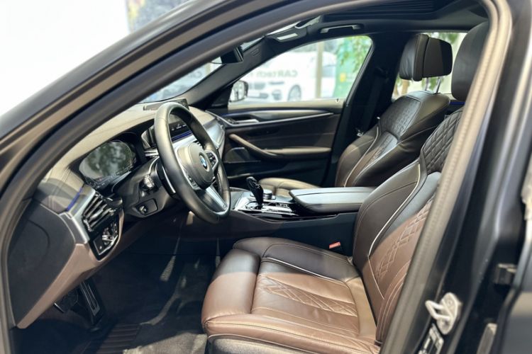 Used BMW 5 Series 2022 Restyled 540i Luxury Edition M Sport Package
