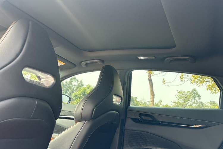 Used Changan UNI-V 2023 2.0T Leading-Speed Edition
