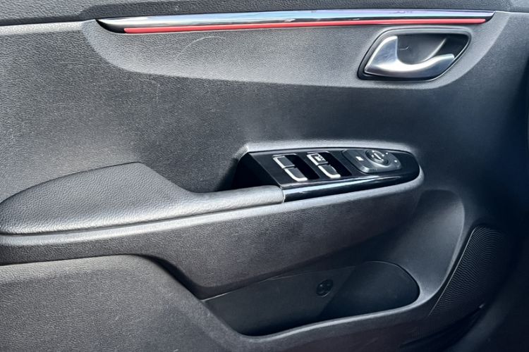 Used Kia KX Cross 2018 1.6L Automatic Dynamic Sunroof Version
