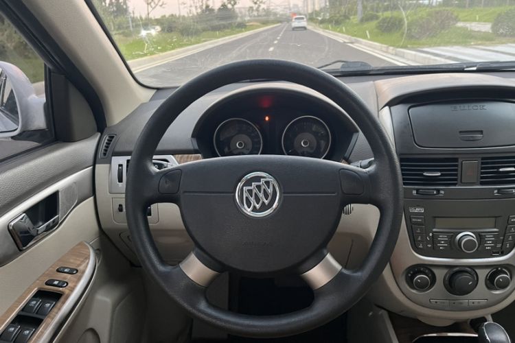 Used Buick Excelle 2015 1.5L Automatic Classic Model
