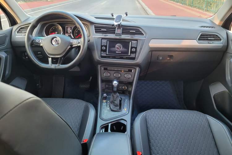 Used Volkswagen Tiguan L 2020 330TSI Automatic Two-Wheel Drive Luxury Edition China VI Standard