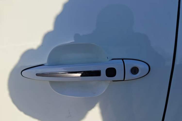 Used BYD M6 2013 2.0L Manual Comfort Edition
