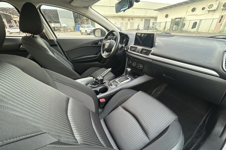 Used Mazda Mazda 3 Axela 2016 Sedan 1.5L Automatic Comfort Model