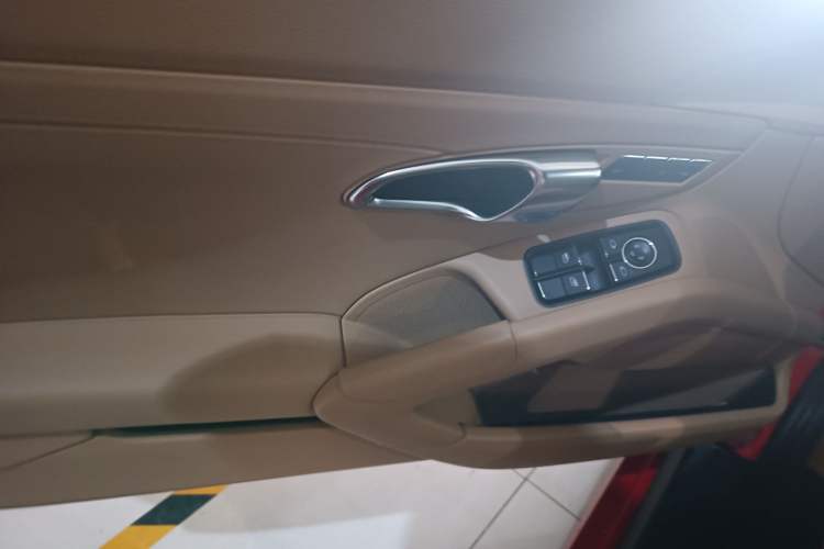 Used Porsche Boxster 2013 Boxster 2.7L
