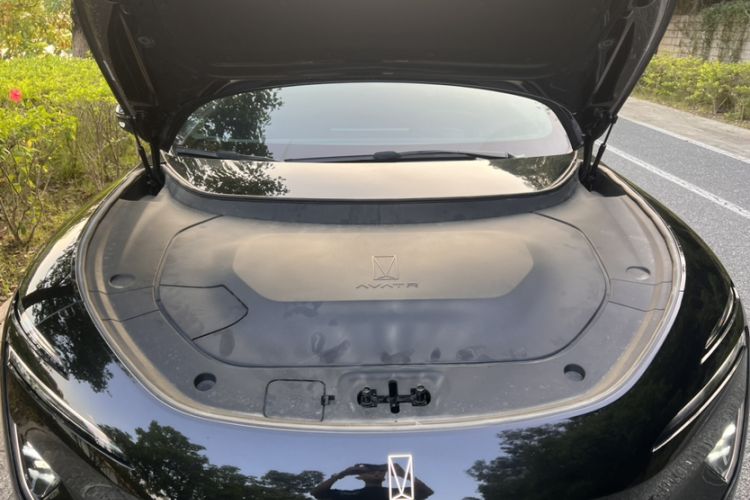 Used  12 2025 Ultra Extended-Range Edition
