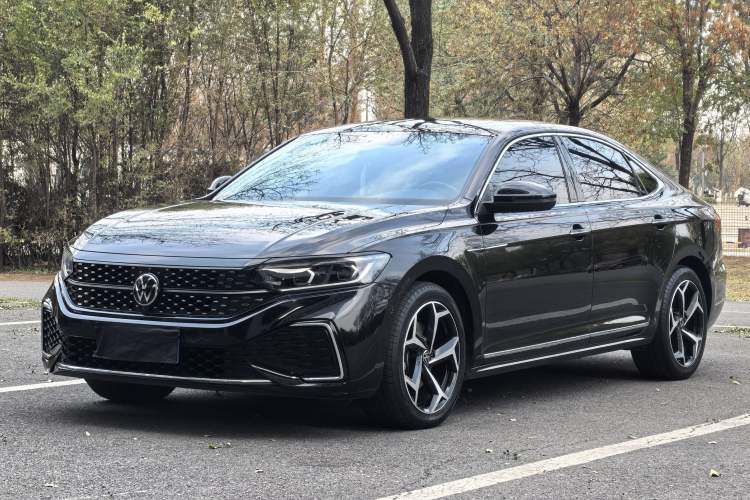 Used Volkswagen Passat 2023 Restyled 330TSI Starry Luxury Edition
