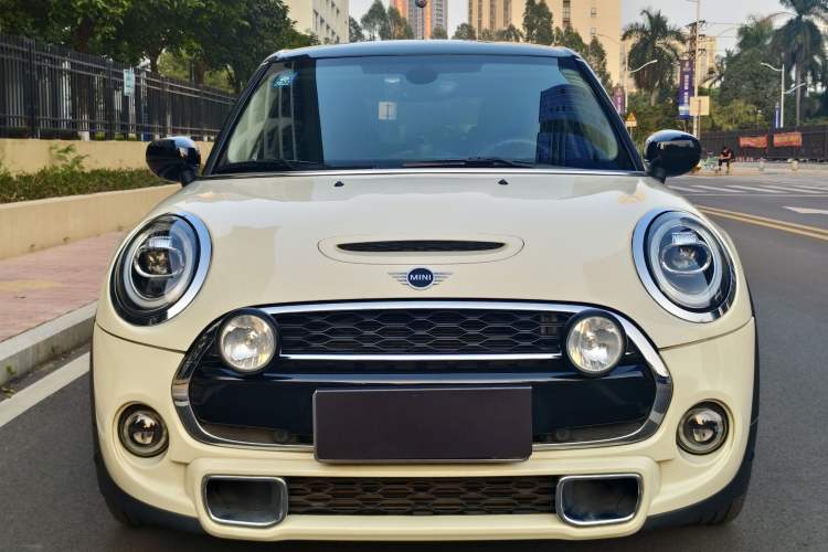 Used  MINI 2019 2.0T COOPER S Artist Five-Door Edition
