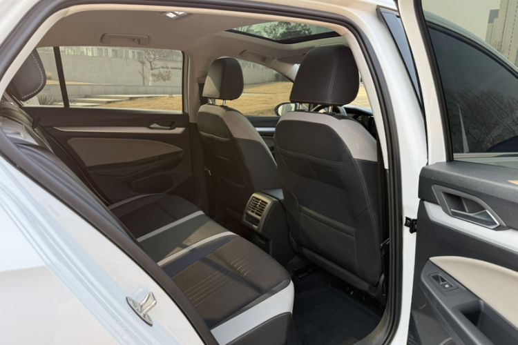 Used Volkswagen Golf 2024 280TSI DSG Pro 50th Anniversary Edition
