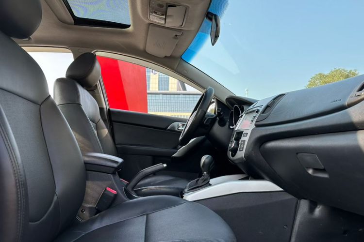 Used Kia Forte 2014 1.6L AT Premium Model