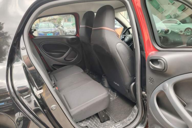 Used  forfour 2018 1.0L 52 kW Dynamic Edition
