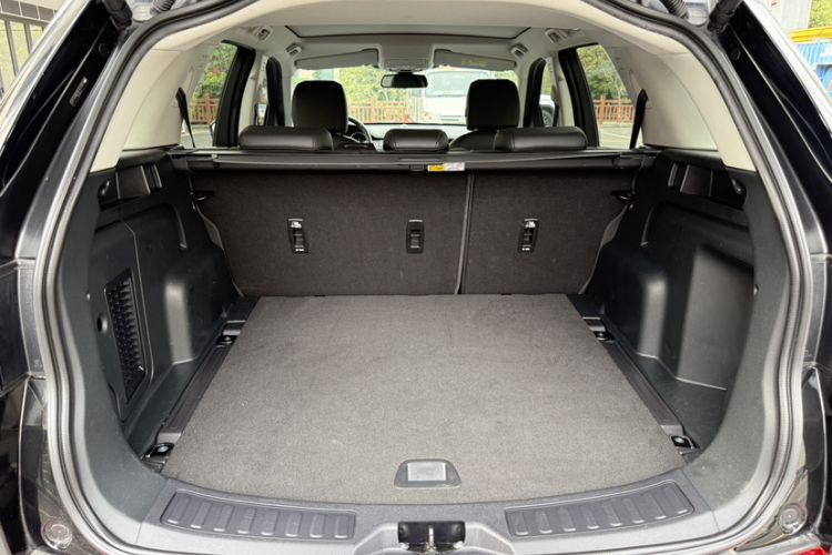 Used Land Rover Discovery Sport 2019 240 PS SE Version China VI Standard