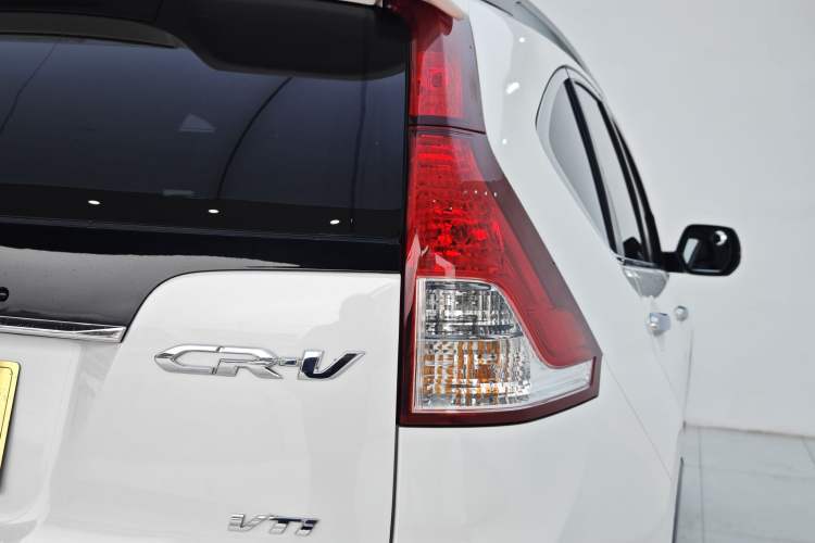 Used Honda CR-V 2013 2.4L Two-Wheel-Drive Luxury Edition