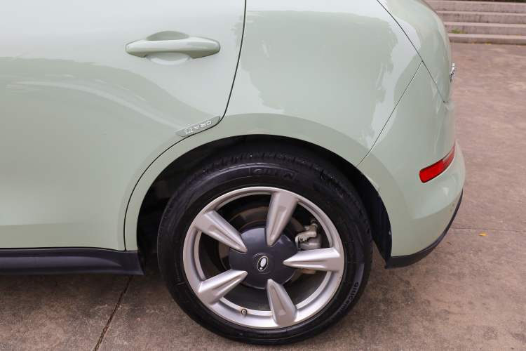 Used ORA Good Cat 2023 401 km Standard Range Luxury Version Lithium Iron Phosphate
