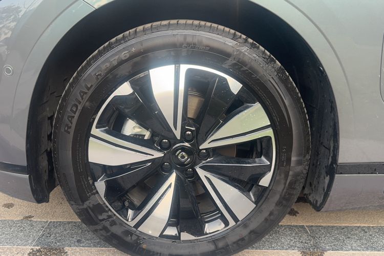 Used  A07 2025 All-Electric "Real Bargain" 525 Luxury Model
