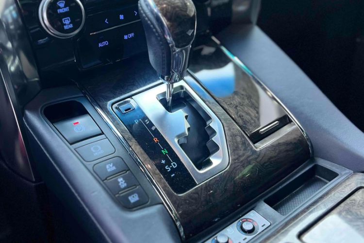 Used Toyota Vellfire 2020 Dual-Engine 2.5L HV Prestige Edition
