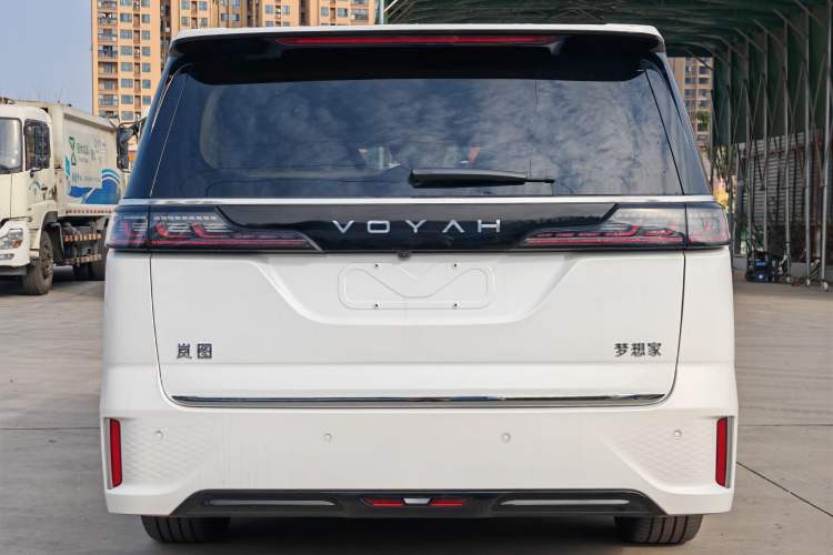 Used VOYAH Dream 2025 PHEV Four-Wheel Drive Prestige Kunpeng Edition
