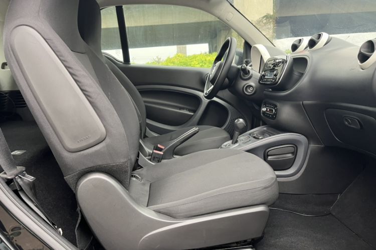 Used  fortwo 2015 1.0L 52 kW hardtop Dynamic version
