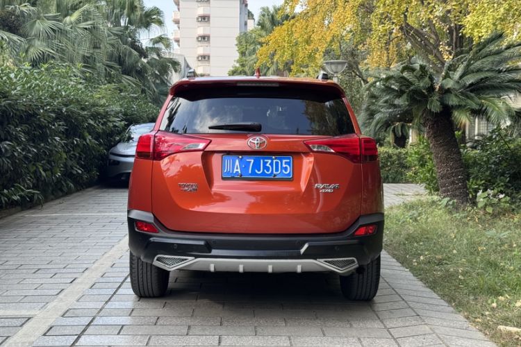 Used Toyota RAV4 2015 2.0L CVT Four-Wheel Drive New Edition