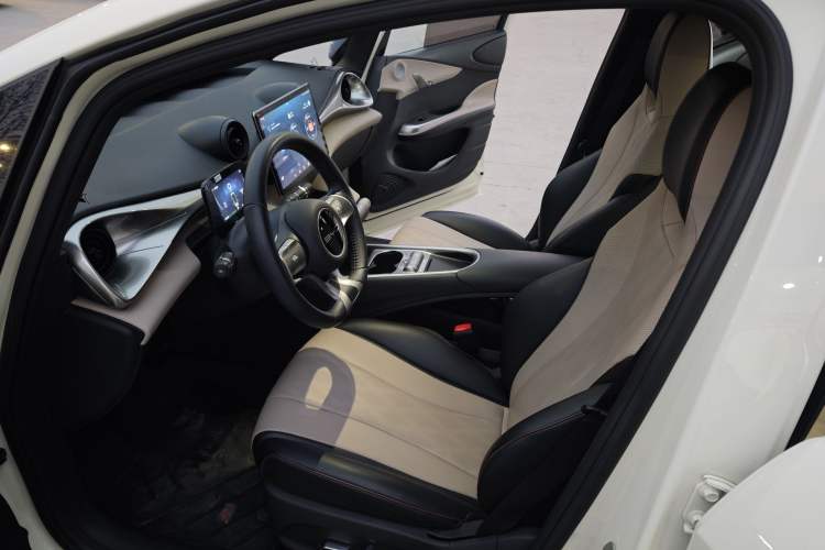 Used BYD Dolphin 2023 420 km Free Version
