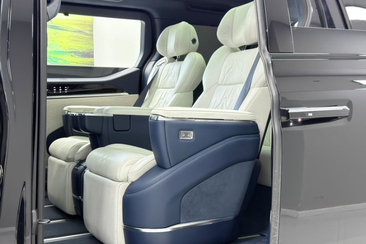 Used Zeekr 009 2024 Six-Seat Executive Version 4WD 108 kWh
