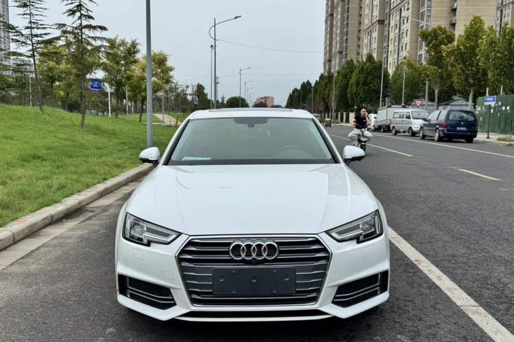 Used Audi A4L 2018 30th Anniversary Edition 40 TFSI Fashion Model

