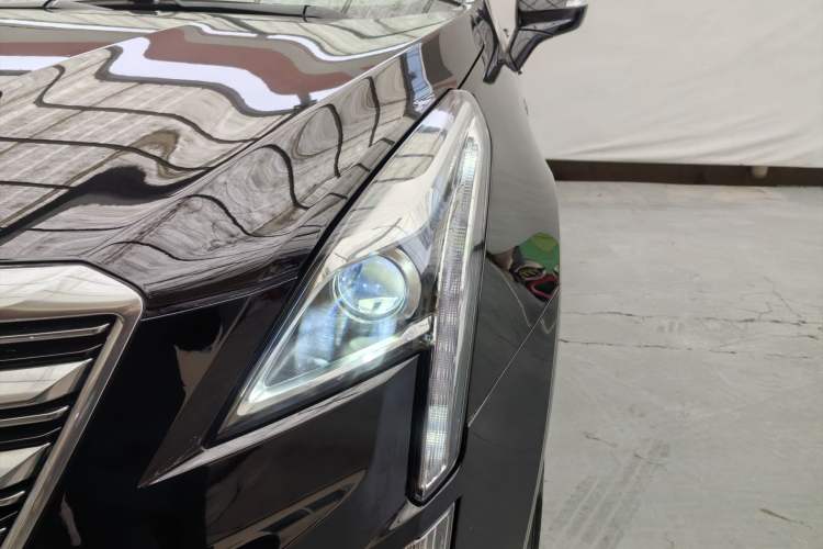 Used Cadillac XT5 2018 25T Luxury Model
