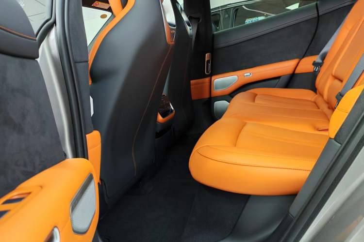 Used  YU7 2025 Ultra-Long Range High-Performance All-Wheel-Drive Max Edition
