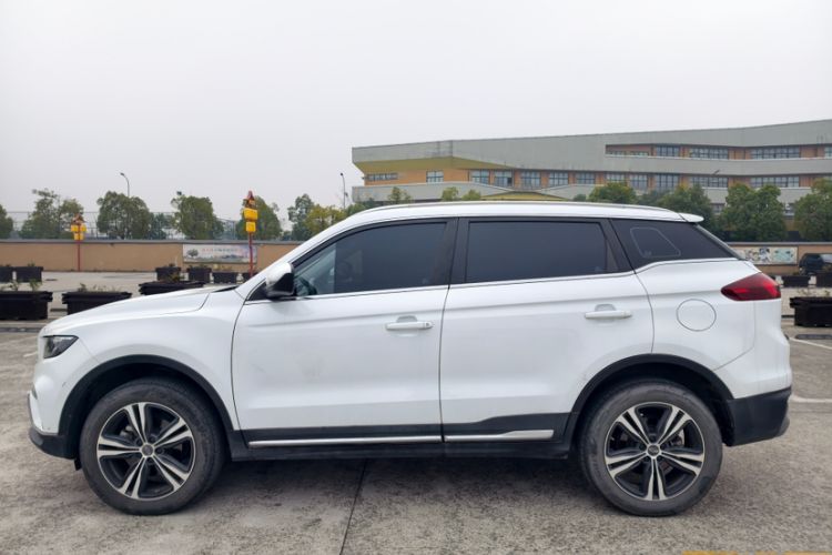 Used Geely Auto Emgrand X7 Sport 2022 1.8TD DCT Zhiya Trim