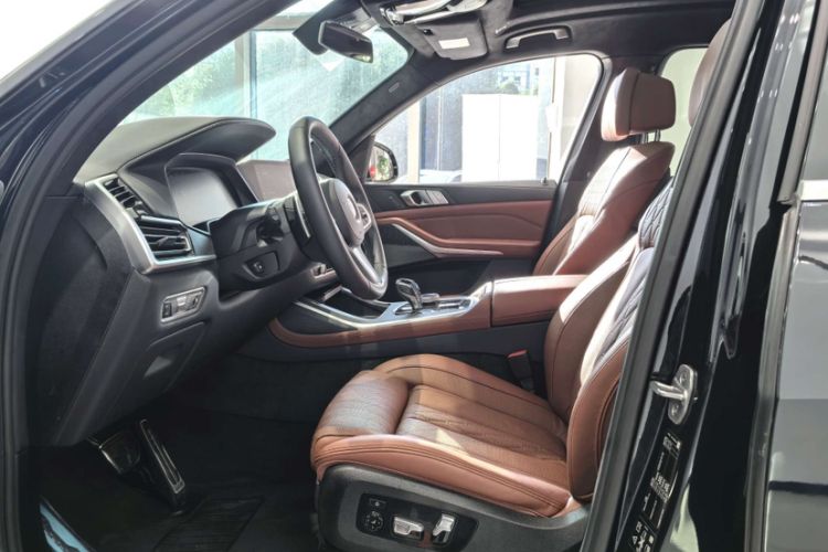 Used BMW X7 2021 Restyled xDrive40i Luxury Version with M Sport Package