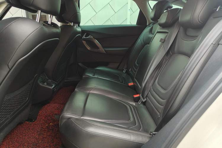 Used  5 2014 1.6T Elegant Version THP160