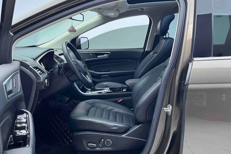 Used Ford Edge 2016 EcoBoost 245 Four-Wheel Drive Titanium Edition 7-Seater
