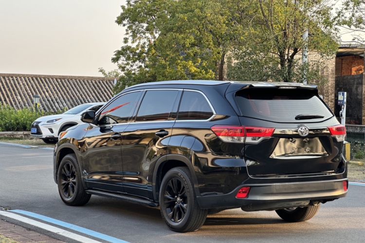 Used Toyota Highlander 2018 2.0T Two-Wheel Drive Elite Edition 7 Seats Emission Standard China V
