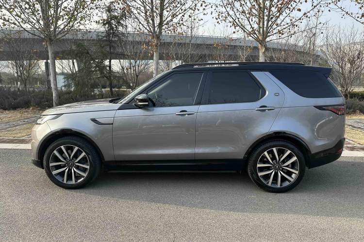 Used Land Rover Discovery 2023 Restyled 360 PS R-Dynamic SE