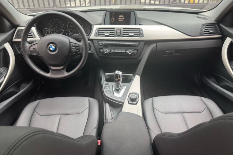 Used BMW 3 Series 2015 316Li Fashion Model
