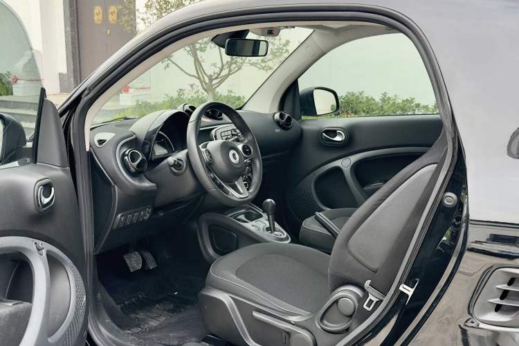 Used  fortwo 2015 1.0L 52 kW Hardtop Passion Edition
