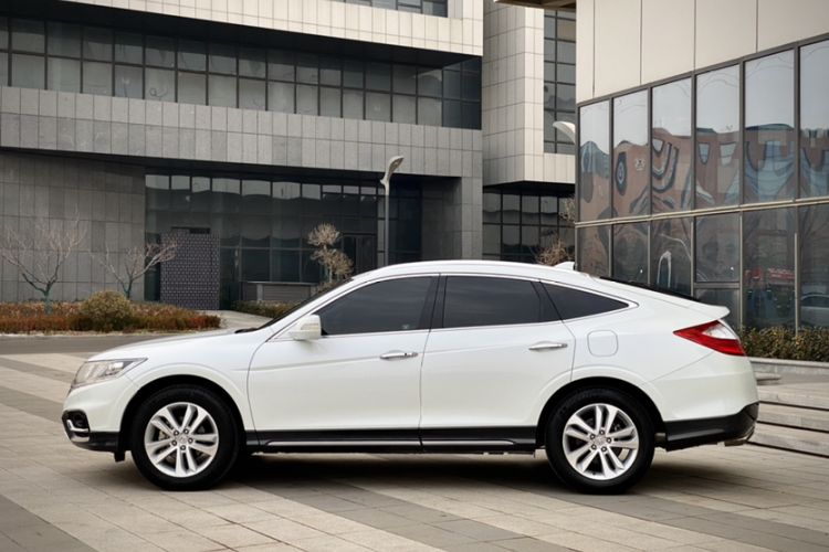 Used Honda Crosstour 2014 2.4L Luxury Edition
