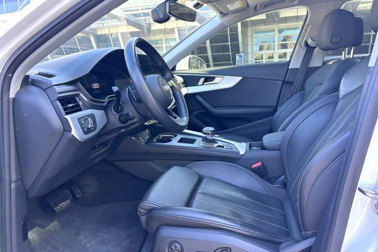 Used Audi A4L 2024 40 TFSI Fashion Dynamic Model
