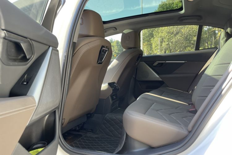 Used BMW 5 Series 2025 525Li Luxury Package
