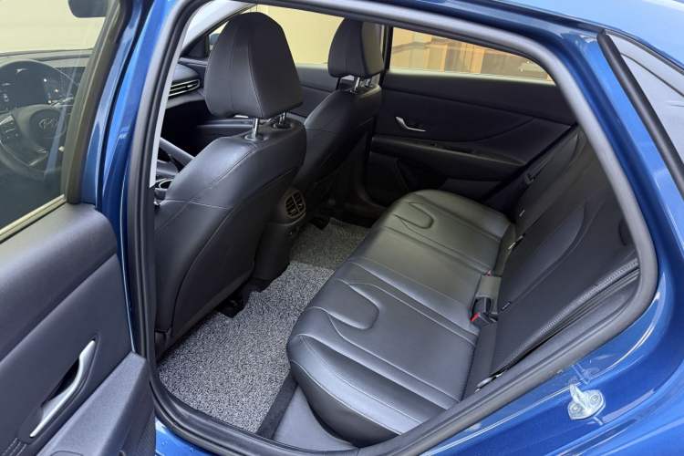 Used Hyundai Elantra 2022 1.5L CVT LUX Prestige Edition
