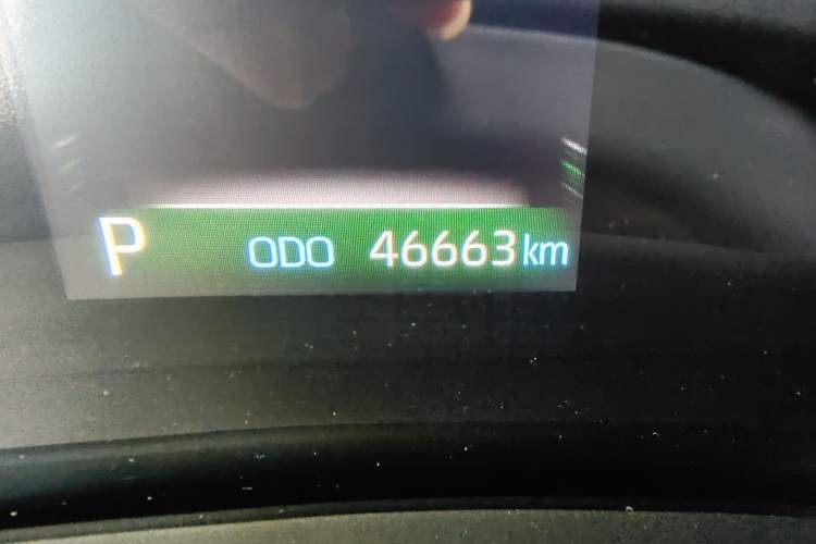 Used Toyota Sienna 2023 2.5L Hybrid Deluxe Edition