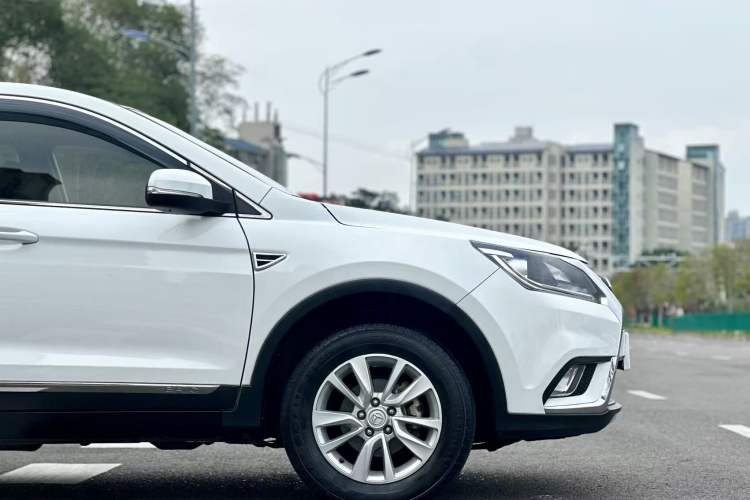 Used HYOSOW S6 2016 1.5T Manual Fashion Model
