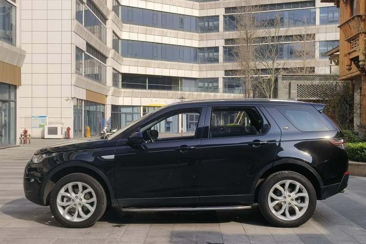 Used Land Rover Discovery Sport 2018 240 PS HSE Version
