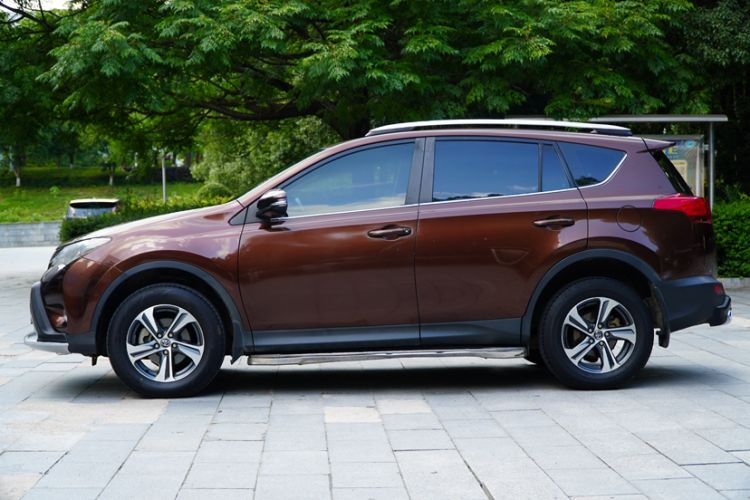 Used Toyota RAV4 2015 2.0L CVT Two-Wheel Drive Urban Edition
