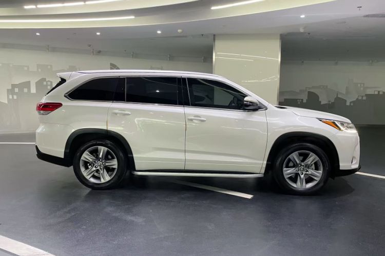 Used Toyota Highlander 2018 2.0T Four-Wheel Drive Prestige Version 7 Seats China V Emission Standard
