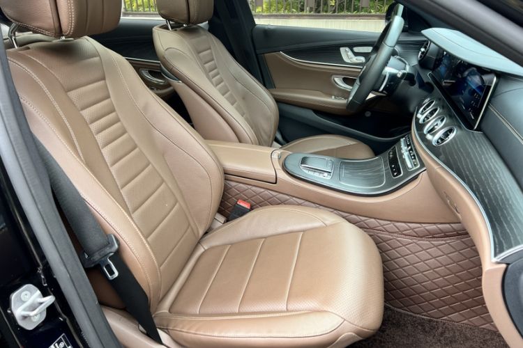 Used Mercedes-Benz E-Class 2022 Revised Version E 300 L Sporty and Stylish Edition
